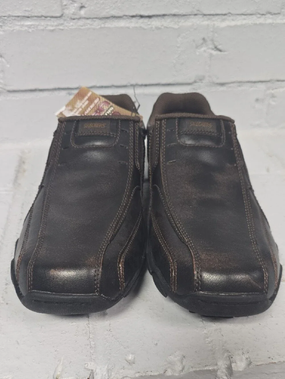 Skechers Men's Diameter Nerves Slip-On Leather Loafers.  Size 7. New.